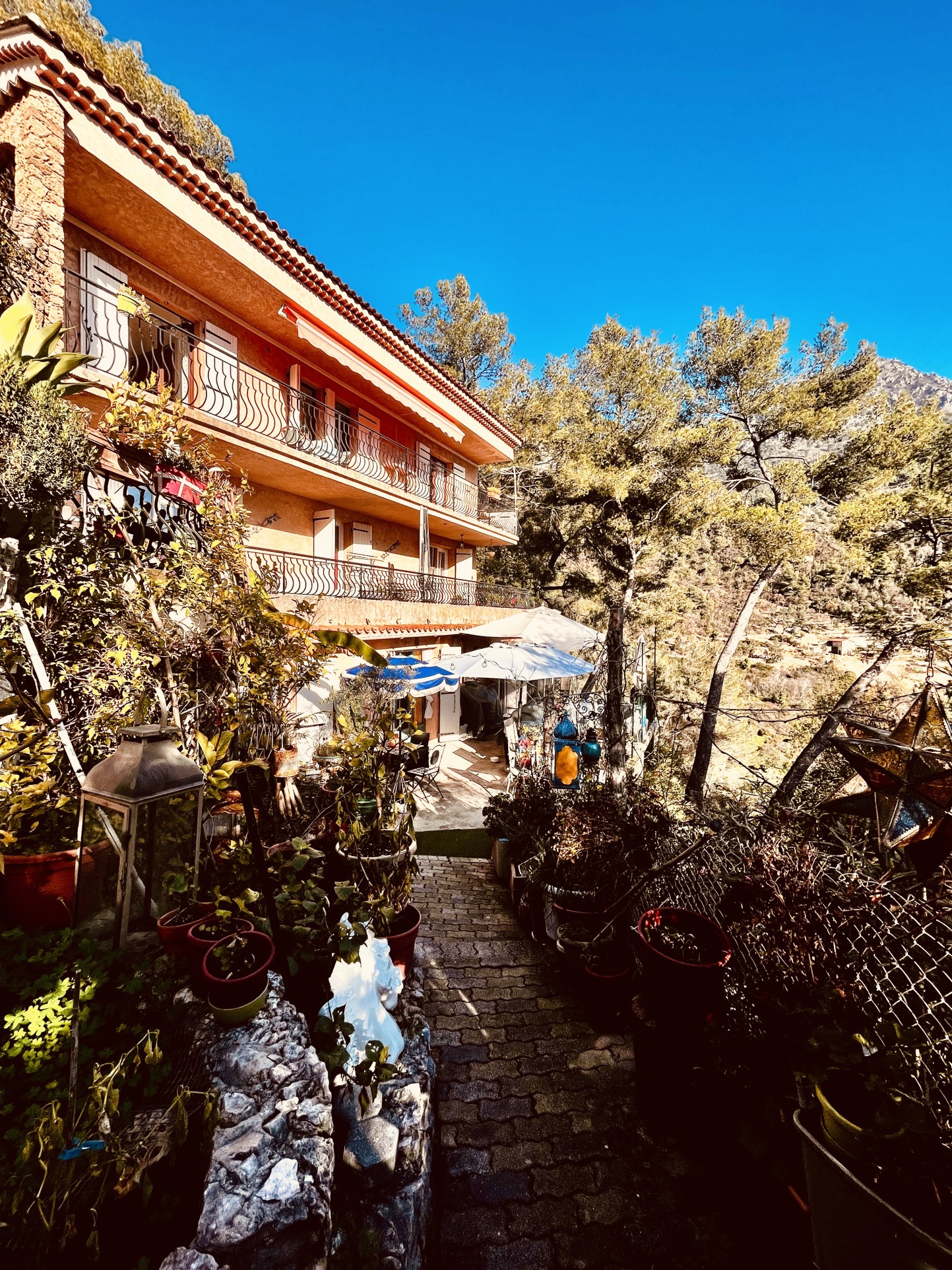 Maison à vendre à Menton, 285,4 m², 11 pièces – photo 1 sur 20