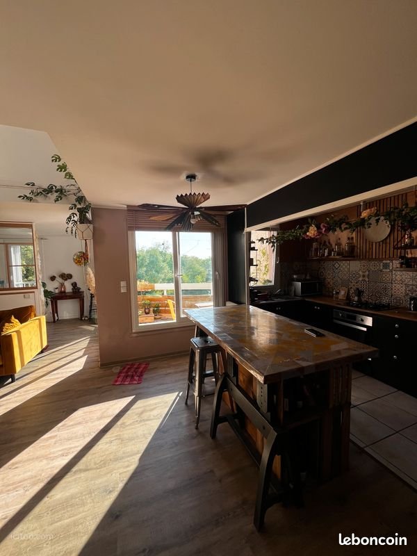 DUPLEX 105 m² – VUE LAC – 3 CHAMBRES – GARAGE – DERNIER ÉTAGE — photo 2